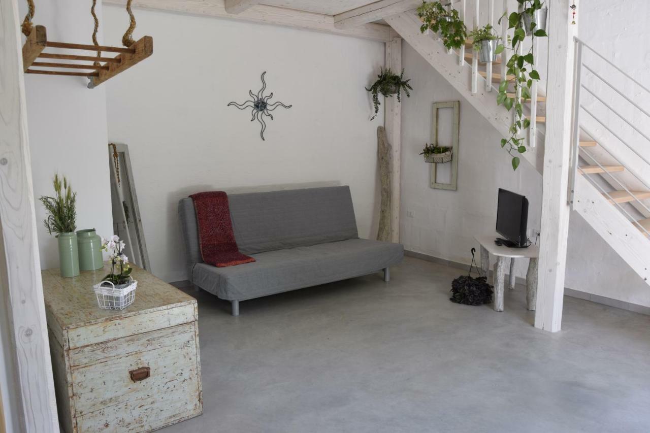 Capannone111 Bed & Breakfast Castiglione di Ravenna Bagian luar foto